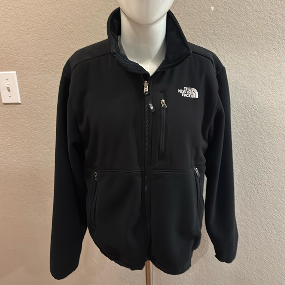 The north face men’s jacket size medium